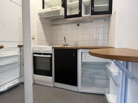 Hübsche 1 Zi.-Wohnung in Lauflage zu Uniklinik und Marienhaus Klinikum mit EBK - Photo 2