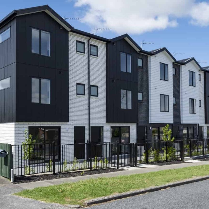 Modern Studio Rooms for Rent - Photo 1