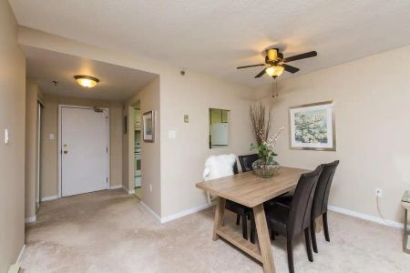 Bedford Bluff — 1 Bedroom - Photo 2