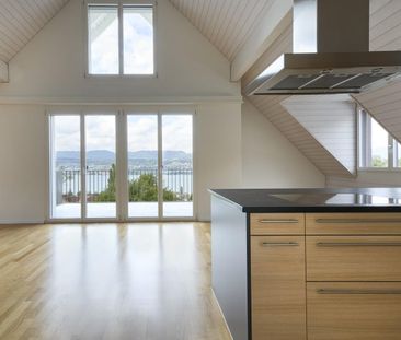 Einzigartige Dachwohnung mit Galerie und Weitblick über den Zürichsee - Photo 3