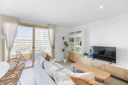 Carrer de Pi i Margall, Badalona, Catalonia 08912 - Photo 2