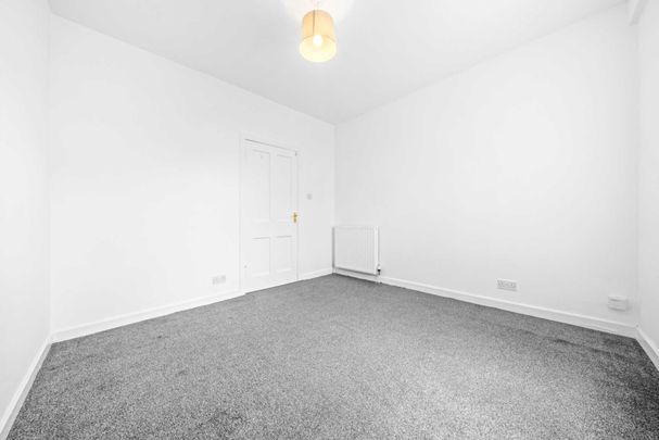 Price £1,395 pcm - Available Now - Unfurnished - Photo 1