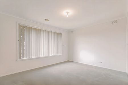 3 Bed, 1 Bath - Photo 4