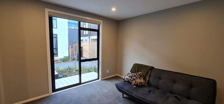 Modern 2 bedroom Townhouse in Central Lower Hutt - Photo 3