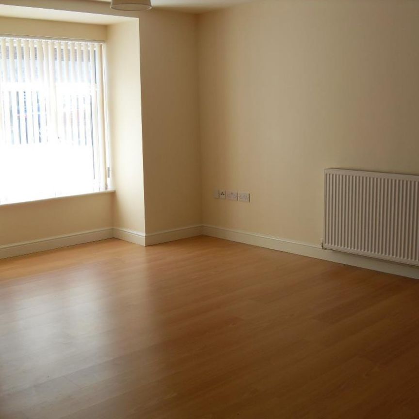 2 bedroom Flat To Let - Photo 1