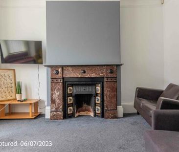 3 Feversham Crescent, Wiggington Road - Photo 5
