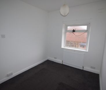 To Let 2 Bed Mid Terraced House - Photo 5