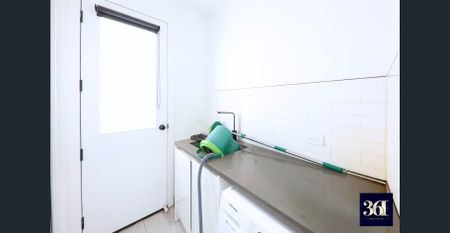 NEAR NEW STUNNING HOME FOR RENT IN TRUGANINA CLOSE TO BACCHUS MARSH GRAMMER SCHOOL - Photo 4