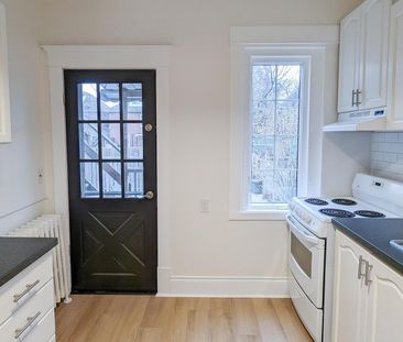 Detached Home For Lease | X8119650 - Photo 6