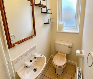 4 bedroom detached house to rent - Photo 6