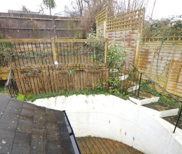 2 bedroom end of terrace house to rent - Photo 6