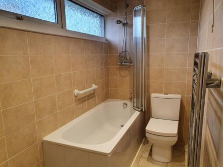 3 bedroom semi-detached house to rent - Photo 5