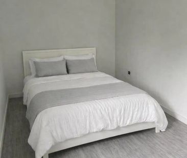 845 COLBORNE STREET E - Photo 4