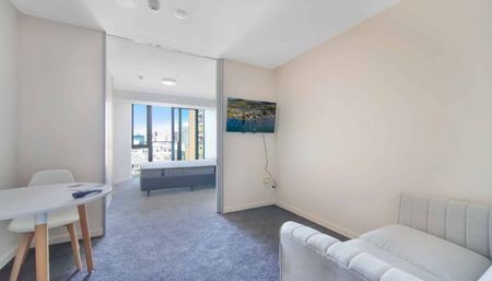 Move in ready! Fully furnished! - Photo 3