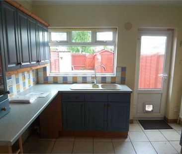 3 bedroom terraced house to rent - Photo 4