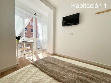 Barriada la Palmilla, Sevilla, Andalusia 41009 - Photo 2