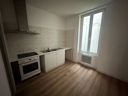Location Appartement 4 pièces 108m² AGEN 47000 - Photo 3