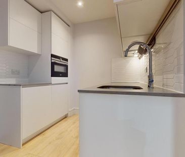 1 bedroom flat to rent - Photo 2