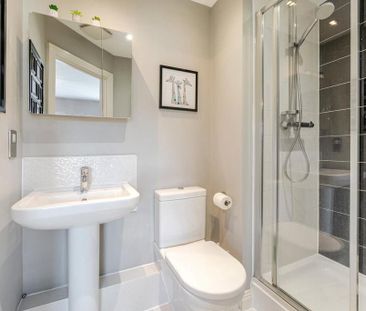 4 bedroom end of terrace house to rent - Photo 1