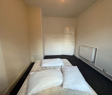 Room in a Shared Flat, Tilling House, SE15 - Photo 6