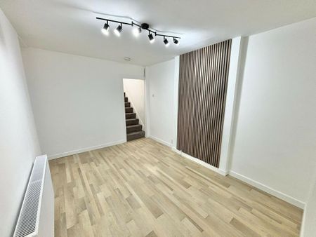 3 bedroom maisonette to rent - Photo 2