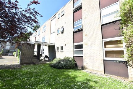 Hepple Close, Isleworth - 1 bedroomProperty for lettings - Chasebuchanan - Photo 3