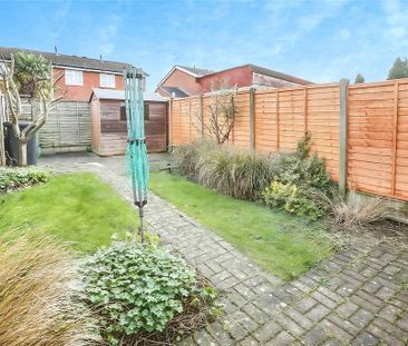 2 bedroom semi-detached house to rent - Photo 6