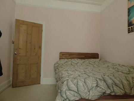 Priory Avenue, East Sussex - £1,800pcm - Photo 4