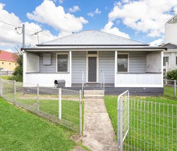 Tidy Family Home - Photo 3