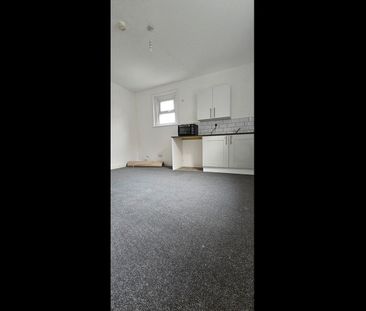 Studio Flat, Alexandra Road, RG1 - Photo 3