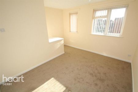 2 bedroom terraced house to rent - Photo 5