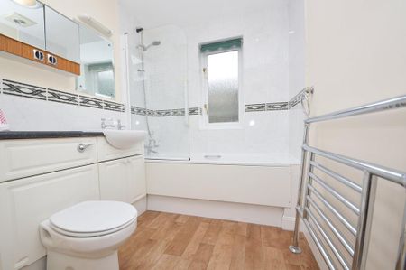 2 bedroom retirement property to rent - Photo 5