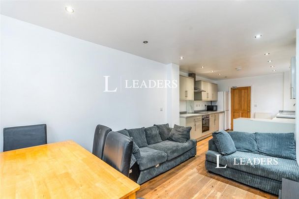 House share to rent - Photo 1