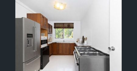 A Spacious, Parkside Delight! - Photo 5