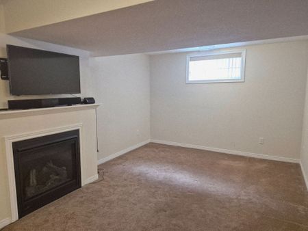 For Lease - 27 Portland Street, Collingwood, Ontario - Photo 4