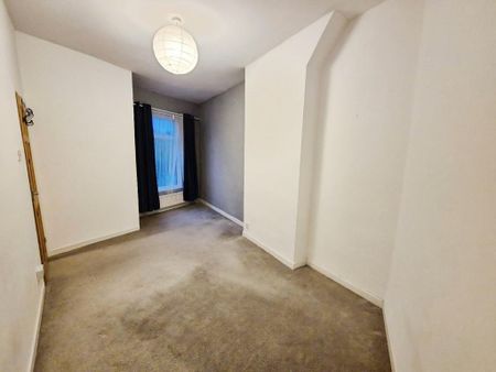 2 bedroom end of terrace house to rent - Photo 5