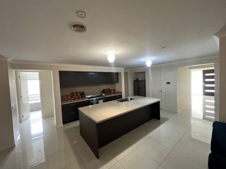 Clyde North - Photo 3