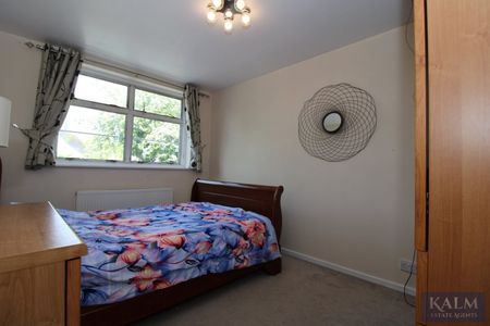 Guessens Grove, Welwyn Garden City, Hertfordshire - Photo 2