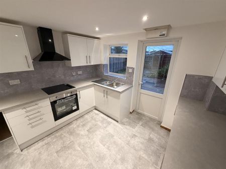 3 bedroom detached house to rent - Photo 5