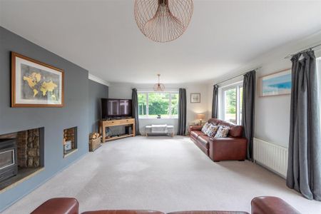 4 bedroom detached bungalow to rent - Photo 2