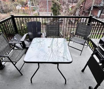 5818 Av. McLynn - Photo 1