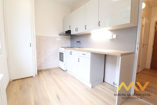 Pronájem bytu 1+1 35 m², Hradec Králové - Photo 1