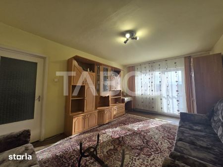 Apartament 2 camere de inchiriat 52mp decomandat balcon Strand Sibiu - Fotografie 3