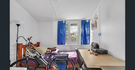 Charming Cottage in the Heart of Mandurah! - Photo 2