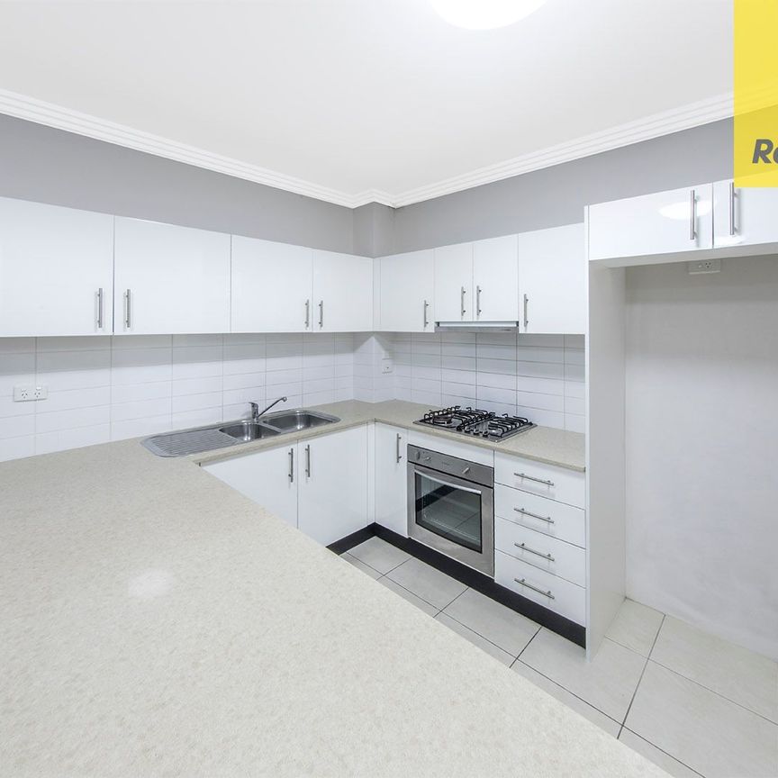 Fantastic 2 Bedroom Apartment - Photo 1