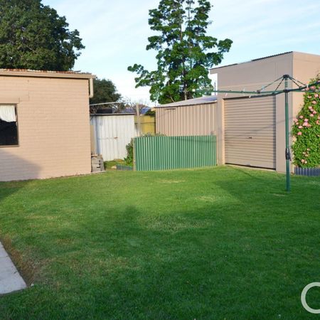 Open the Door to Family Comfort - Photo 3