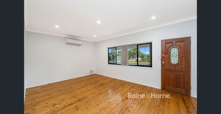 LOVELY HOME IN GREAT LOCATION!! - Photo 4