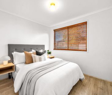 Charming Freestanding 2 Bedroom Home! - Photo 2