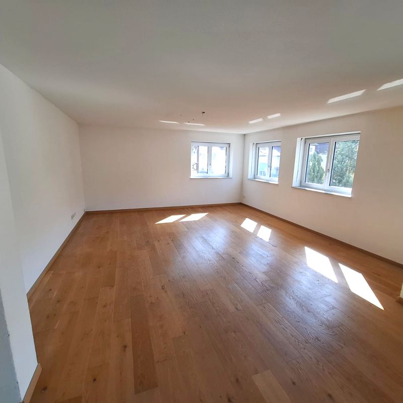 Exklusives Wohnen! Neu sanierte 4-Zimmer-Wohnung in Lörrach-Brombach - Photo 1