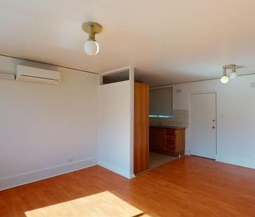 SPACIOUS AND WELL PRESENTED - Photo 4